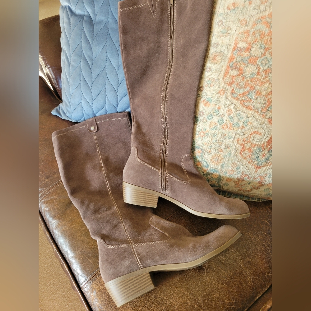 Tan Suede Knee High Boots Bass Women's Heeled Boots - Taupe Size 9 Zip Up Boots
